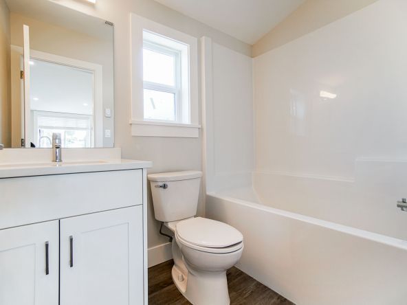 34110 Larch Street Abbotsford-48