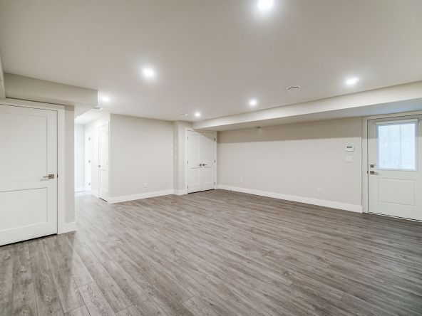 34110 Larch Street Abbotsford-32