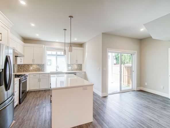 34110 Larch Street Abbotsford-9