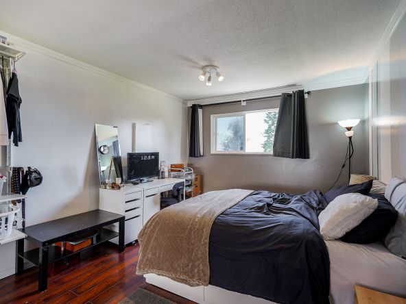 32743 Badger Avenue Mission-17