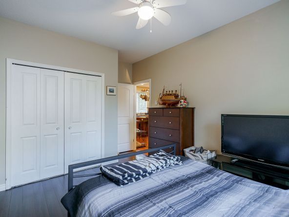 Unit 22 32501 Fraser Crescent Mission-25