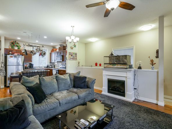 Unit 22 32501 Fraser Crescent Mission-13