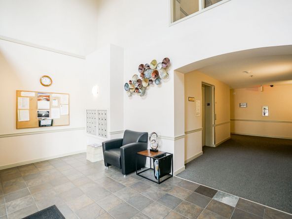 Unit 111 33485 South Fraser Way Abbotsford-5