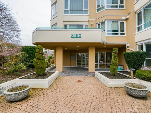 Unit 1006 3190 Gladwin Road Abbotsford-5