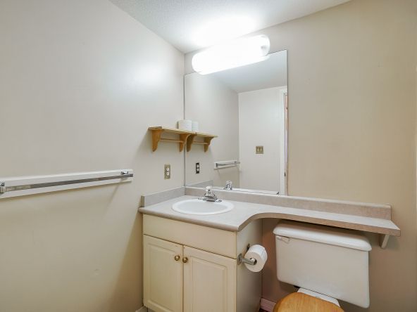 Unit 107 33480 George Ferguson Way Abbotsford-18