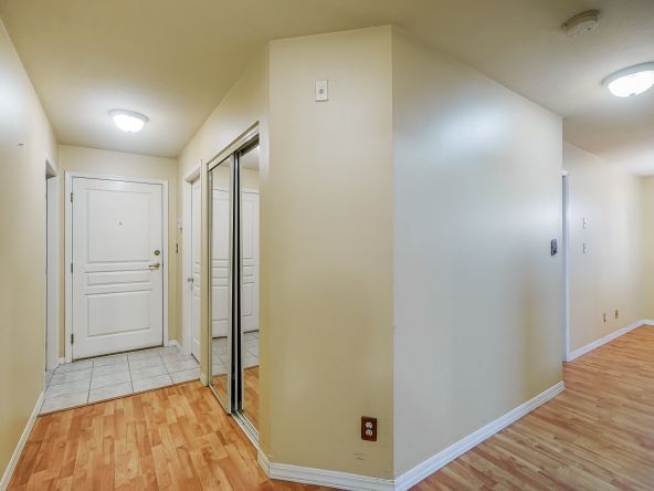 Unit 107 33480 George Ferguson Way Abbotsford-5