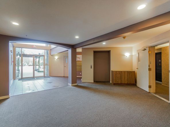 Unit 107 33480 George Ferguson Way Abbotsford-3