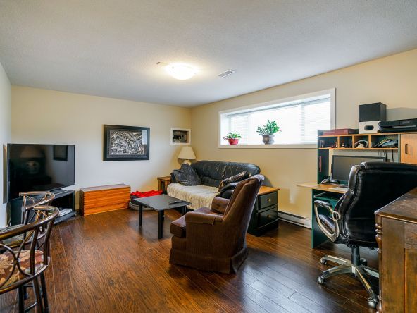 31954 Starling Avenue Mission-21