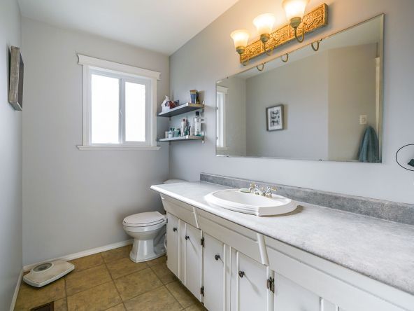 31954 Starling Avenue Mission-14