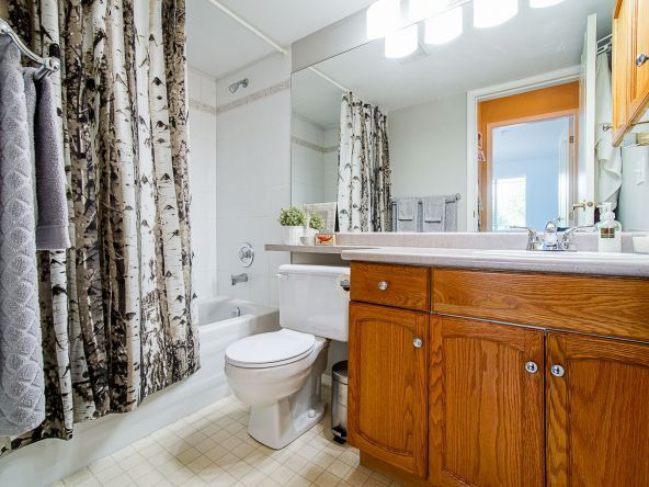Unit 204 2964 Tretheway Street Abbotsford-21