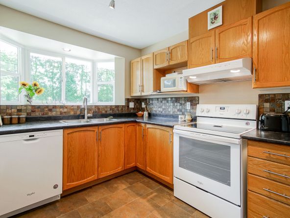 Unit 204 2964 Tretheway Street Abbotsford-6