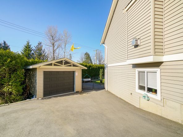 3758 Castle Pines Court, Abbotsford-54