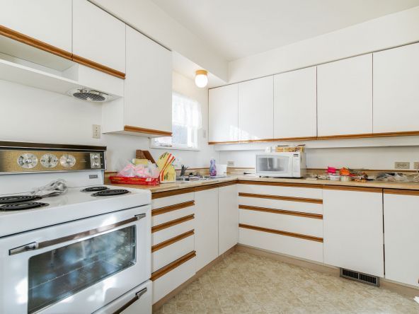 3046 Charles Street, Vancouver-11