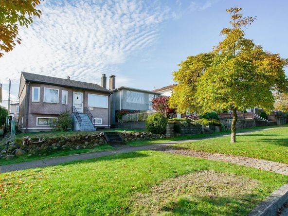 3046 Charles Street, Vancouver-1
