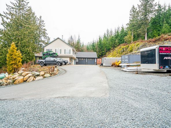5730 Carmen Court Abbotsford-8