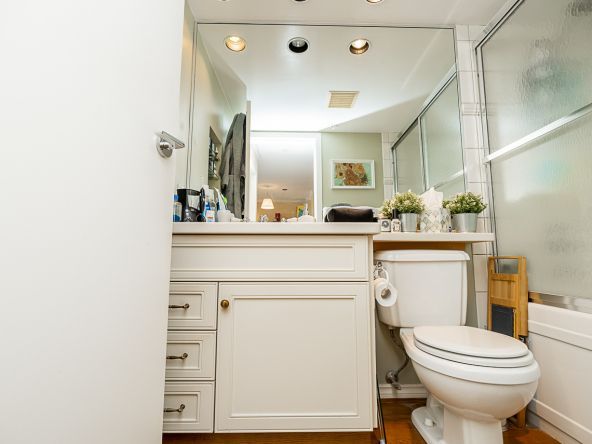 Unit 1002 1003 Pacific Street Vancouver-20