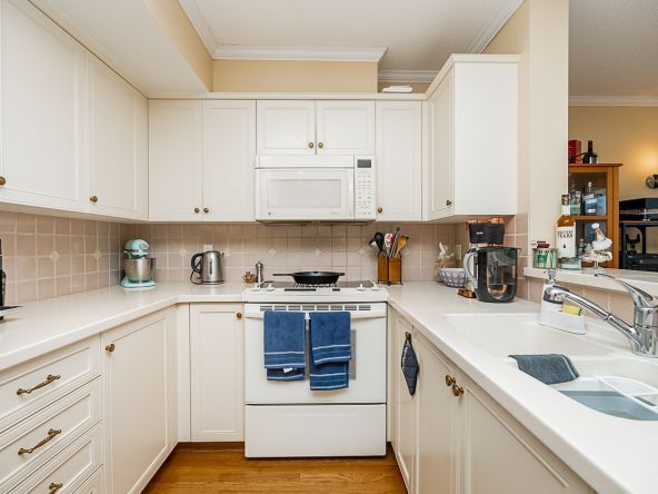 Unit 1002 1003 Pacific Street Vancouver-8